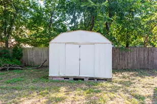 212 Penn St, Waxahachie, TX 75165 - Photo 4