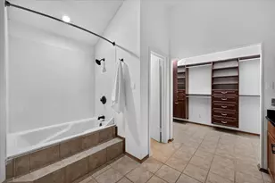 631 Mission Cir, Irving, TX 75063 - Photo 20