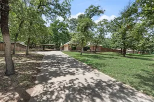 1022 Oak Tree Dr, Fort Worth, TX 76140 - Photo 2