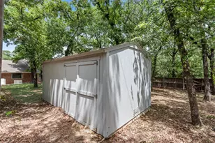 1022 Oak Tree Dr, Fort Worth, TX 76140 - Photo 32