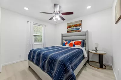 210 Slaughter Street, Arlington, TX 76011 - Photo 2