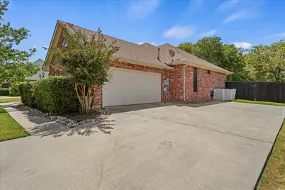 415 Valley View Lane, Krum, TX 76249 - Photo 32