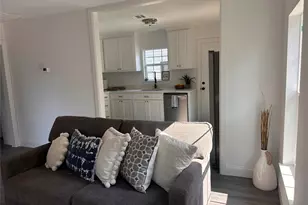 211 Kerby St, Arlington, TX 76013 - Photo 2