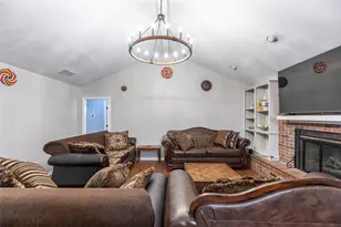 857 Chaucer Dr, Abilene, TX 79602 - Photo 2