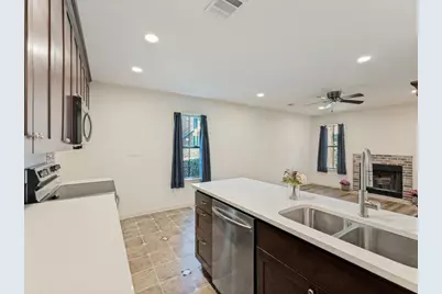 3253 Donnelly Circle #804, Fort Worth, TX 76107 - Photo 6