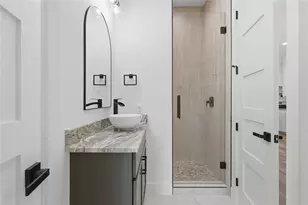 6200 Carlton Garrett St, Dallas, TX 75215 - Photo 6