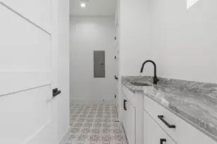 6200 Carlton Garrett St, Dallas, TX 75215 - Photo 18