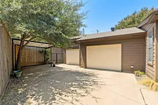 6406 Chesley Ln, Dallas, TX 75214 - Photo 18