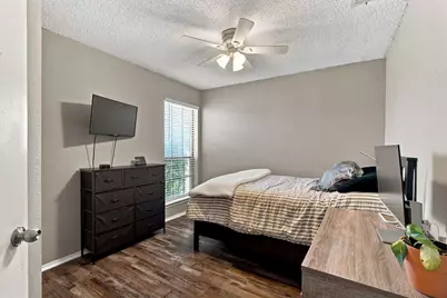 506 W Warrior Trail, Grand Prairie, TX 75052 - Photo 16