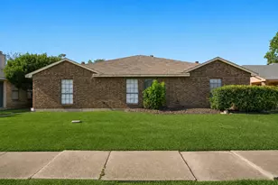 506 W Warrior Trl, Grand Prairie, TX 75052 - Photo 2