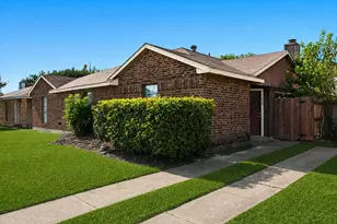 506 W Warrior Trl, Grand Prairie, TX 75052 - Photo 2