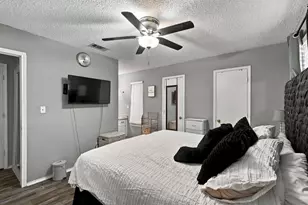 506 W Warrior Trl, Grand Prairie, TX 75052 - Photo 14