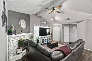 506 W Warrior Trl, Grand Prairie, TX 75052 - Photo 6