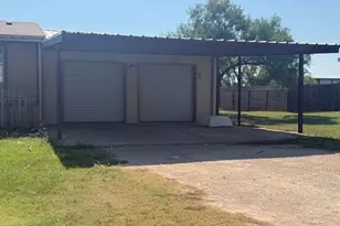 1417 Warren St, Buffalo Gap, TX 79508 - Photo 2