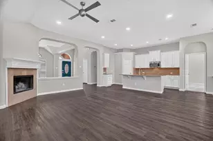 817 Peach Ln, Burleson, TX 76028 - Photo 8