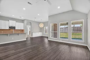 817 Peach Ln, Burleson, TX 76028 - Photo 14