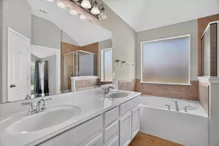 817 Peach Ln, Burleson, TX 76028 - Photo 20