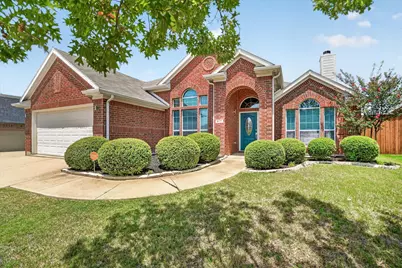 817 Peach Lane, Burleson, TX 76028 - Photo 2