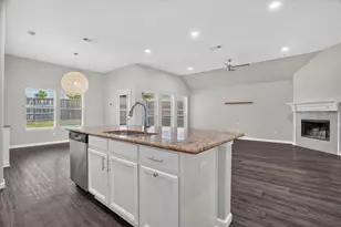 817 Peach Ln, Burleson, TX 76028 - Photo 12