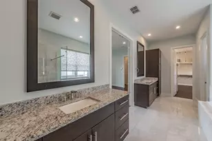 381 E Greenbriar Ln, Dallas, TX 75203 - Photo 30