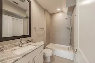 381 E Greenbriar Ln, Dallas, TX 75203 - Photo 10