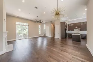 381 E Greenbriar Ln, Dallas, TX 75203 - Photo 12