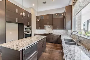 381 E Greenbriar Ln, Dallas, TX 75203 - Photo 14