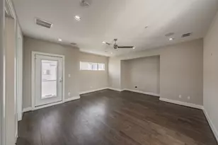 381 E Greenbriar Ln, Dallas, TX 75203 - Photo 30