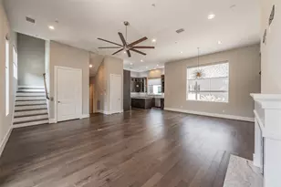 381 E Greenbriar Ln, Dallas, TX 75203 - Photo 18