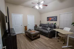 8407 Pecan Creek Dr, Arlington, TX 76001 - Photo 12