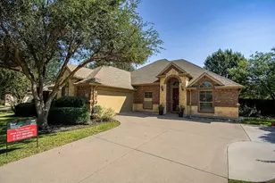 8407 Pecan Creek Dr, Arlington, TX 76001 - Photo 2