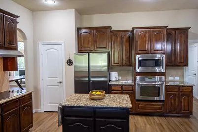 8407 Pecan Creek Drive, Arlington, TX 76001 - Photo 8