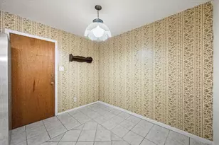 303 Bayless Dr, Euless, TX 76040 - Photo 10