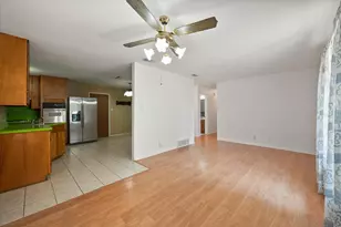 303 Bayless Dr, Euless, TX 76040 - Photo 8