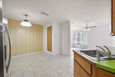 303 Bayless Drive, Euless, TX 76040 - Photo 14