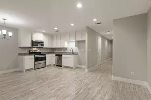 818 W Walker St, Denison, TX 75020 - Photo 2