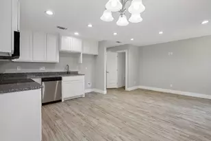 818 W Walker St, Denison, TX 75020 - Photo 4