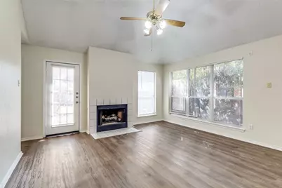 718 Indianpaint Drive, Mesquite, TX 75149 - Photo 2