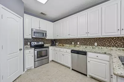 1910 Bentwood Court, Grapevine, TX 76051 - Photo 8