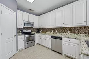 1910 Bentwood Ct, Grapevine, TX 76051 - Photo 8