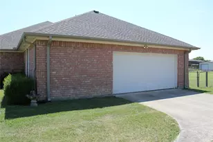166 Meadowview Cir, Van Alstyne, TX 75495 - Photo 4