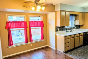 2100 N Rough Creek Ct, Granbury, TX 76048 - Photo 18
