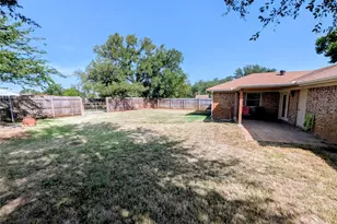 2100 N Rough Creek Ct, Granbury, TX 76048 - Photo 14
