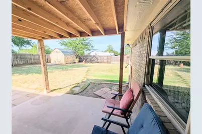 2100 N Rough Creek Court, Granbury, TX 76048 - Photo 10