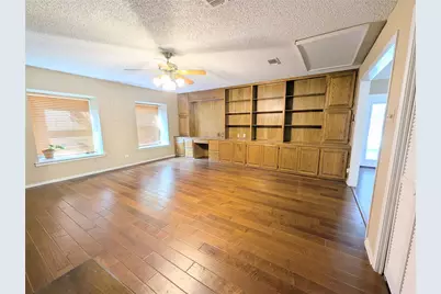 2100 N Rough Creek Court, Granbury, TX 76048 - Photo 4