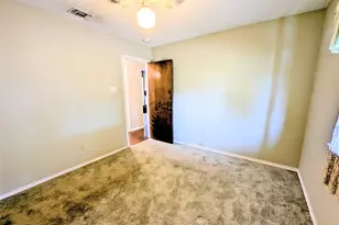 2100 N Rough Creek Ct, Granbury, TX 76048 - Photo 28