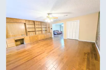 2100 N Rough Creek Court, Granbury, TX 76048 - Photo 6