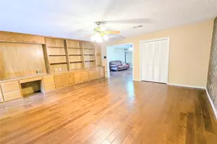 2100 N Rough Creek Ct, Granbury, TX 76048 - Photo 6