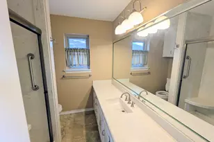 2100 N Rough Creek Ct, Granbury, TX 76048 - Photo 24
