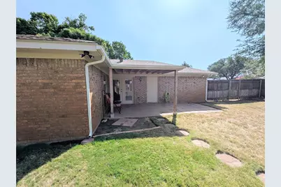 2100 N Rough Creek Court, Granbury, TX 76048 - Photo 12